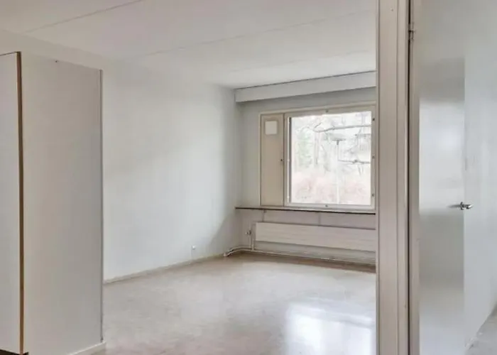 Kotimaailma - Kolmio Kotkan Kupeessa *